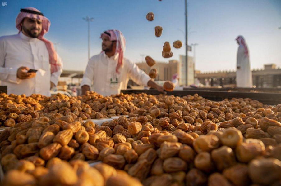 السعودية أكبر مصدر تمور للعالم «تحتضن أكثر من 33 مليون نخلة»