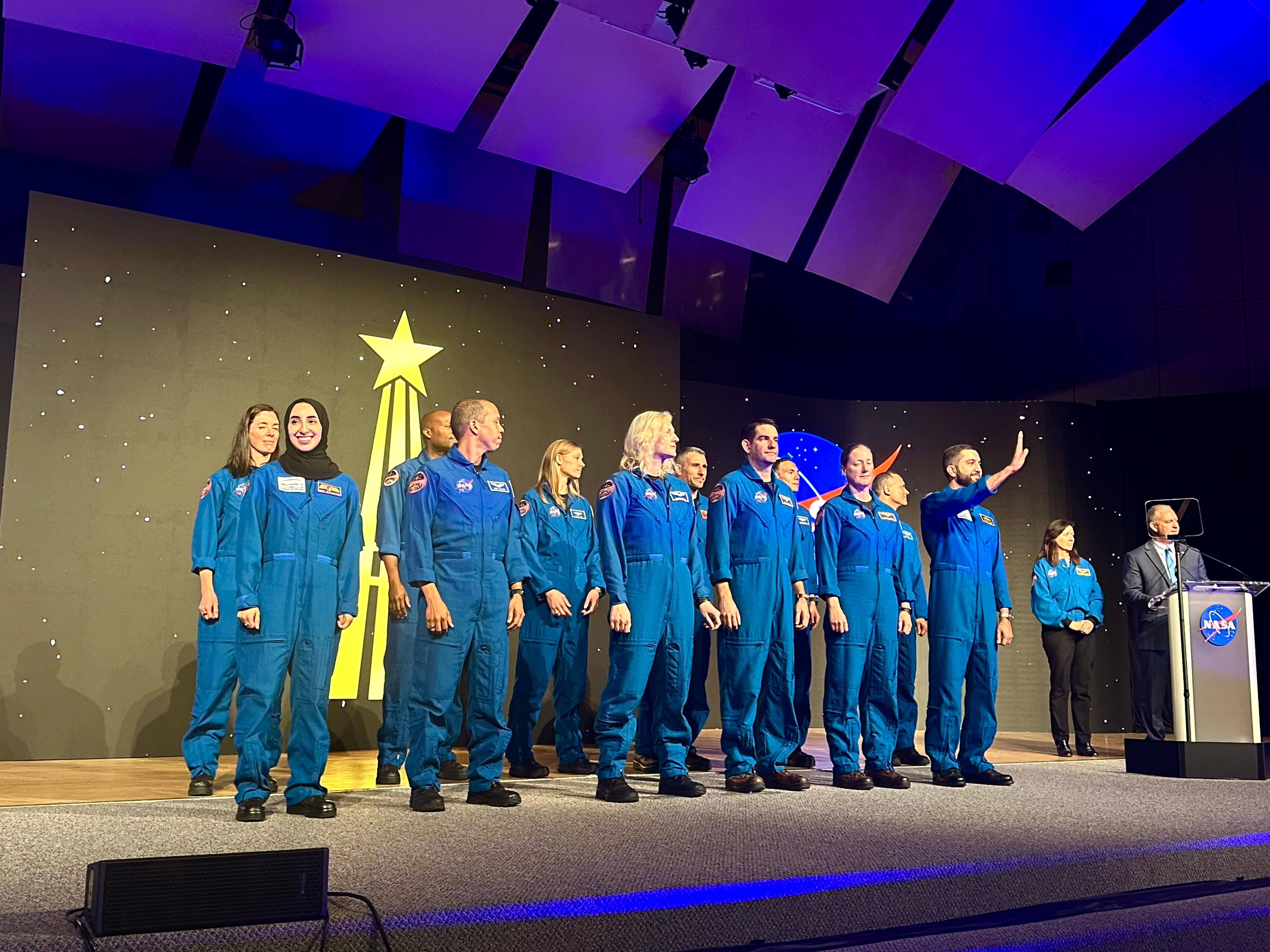 برنامج "ناسا لرواد الفضاء" يقيم احتفالا خاصا بتخريج نورا المطروشي ومحمد الملا