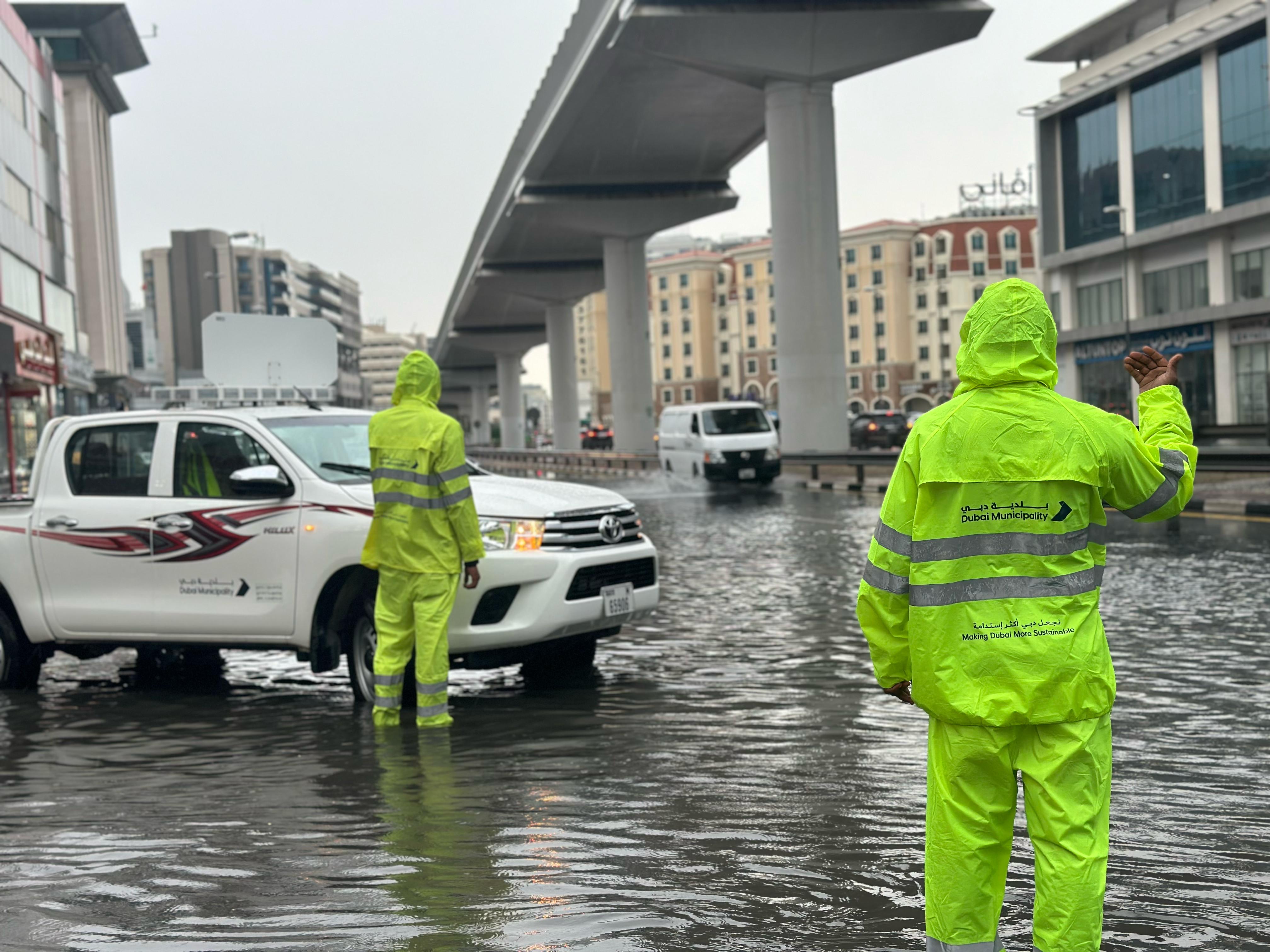 عاجل.. أكبر معدل لهطول الأمطار "الإمارات تحقق حدثاً استثنائياً يسجل في تاريخها المناخي"