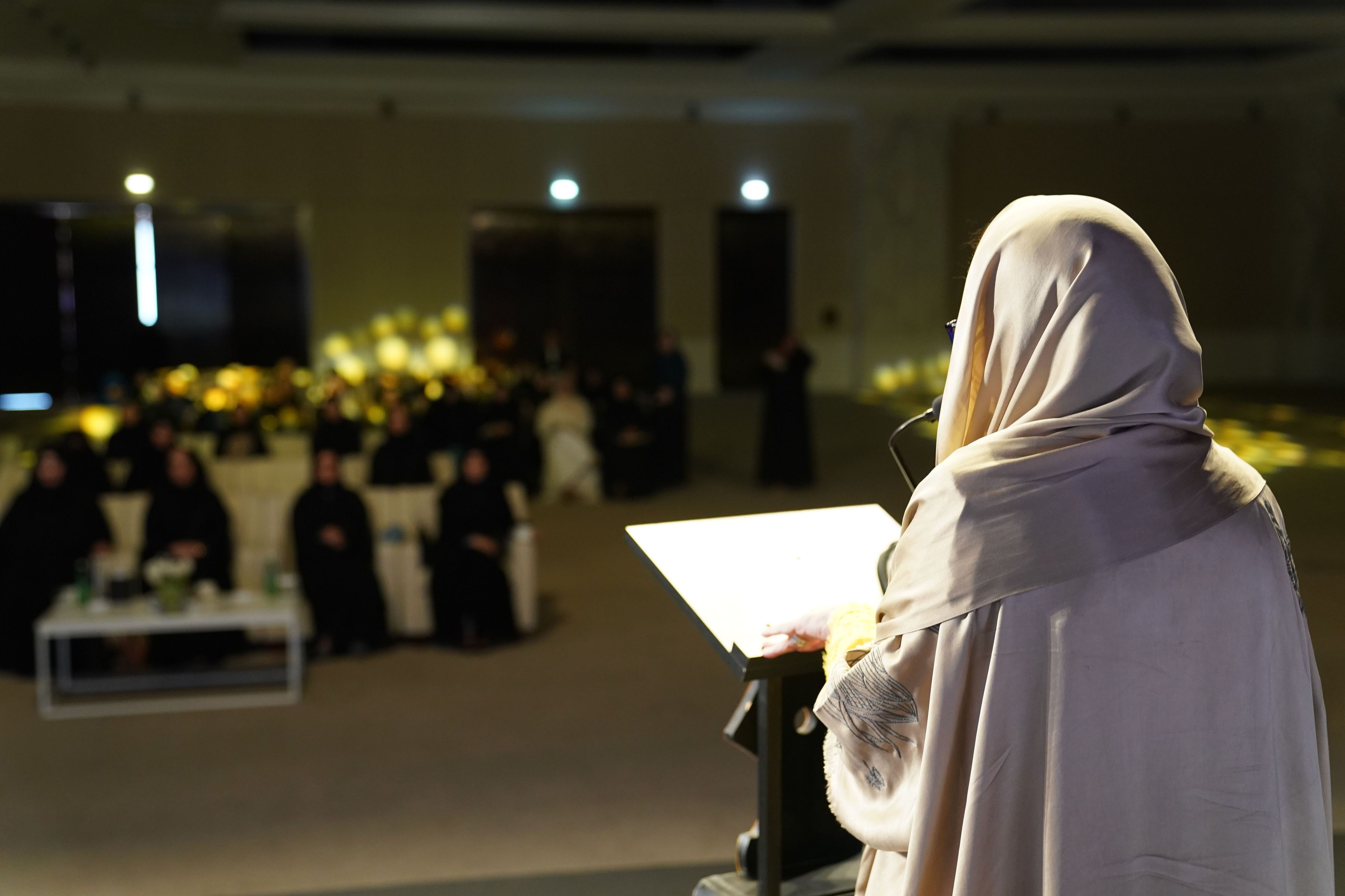 جواهر القاسمي: نؤمن بالدور الجوهري للمرأة في إنعاش الثقافة وتعزيز مكانة اللغة العربية.