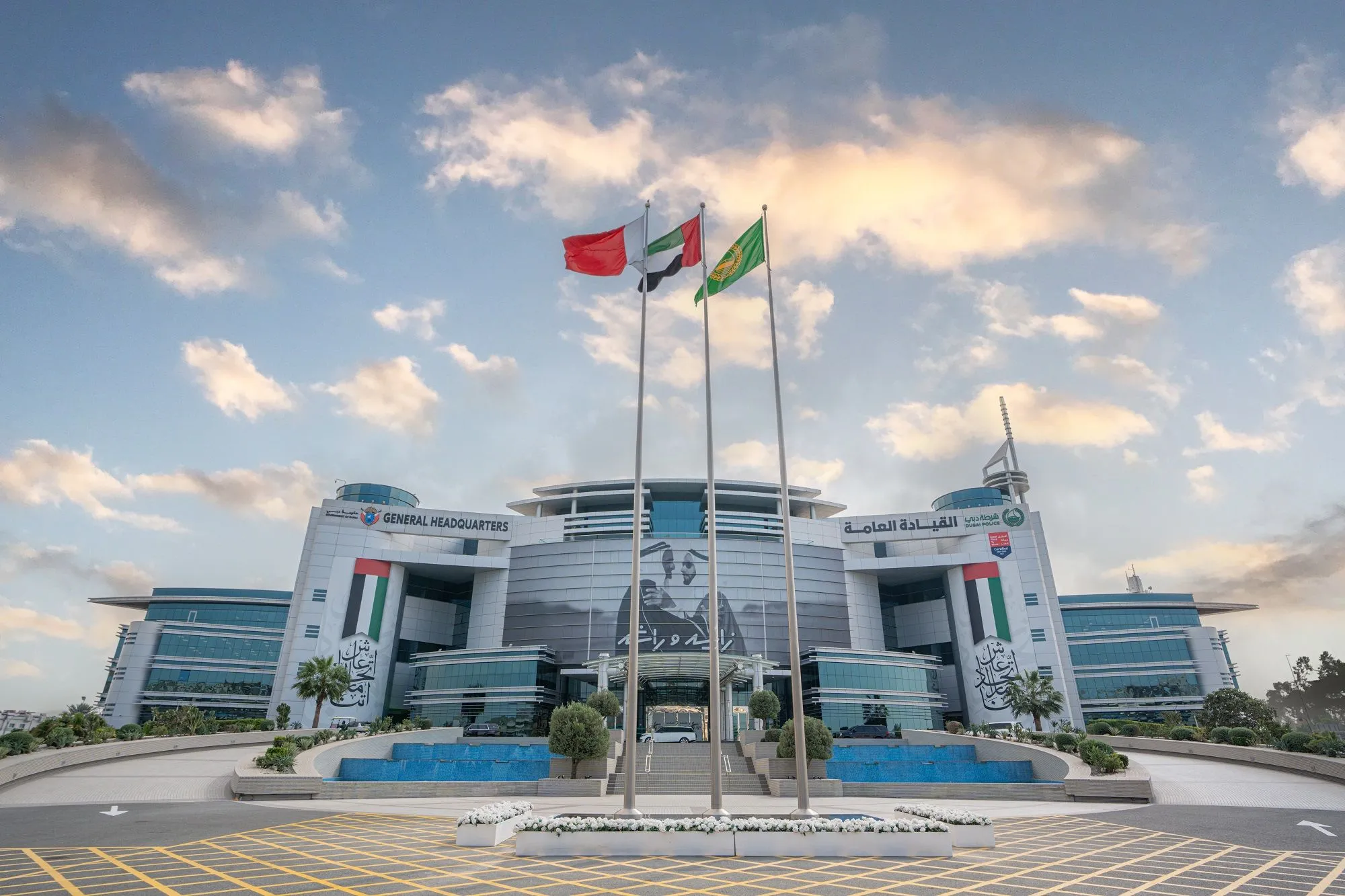 "30 دقيقة فقط".. شرطة دبي تعثر على طفلة تاهت عن منزلها في فريج المرر