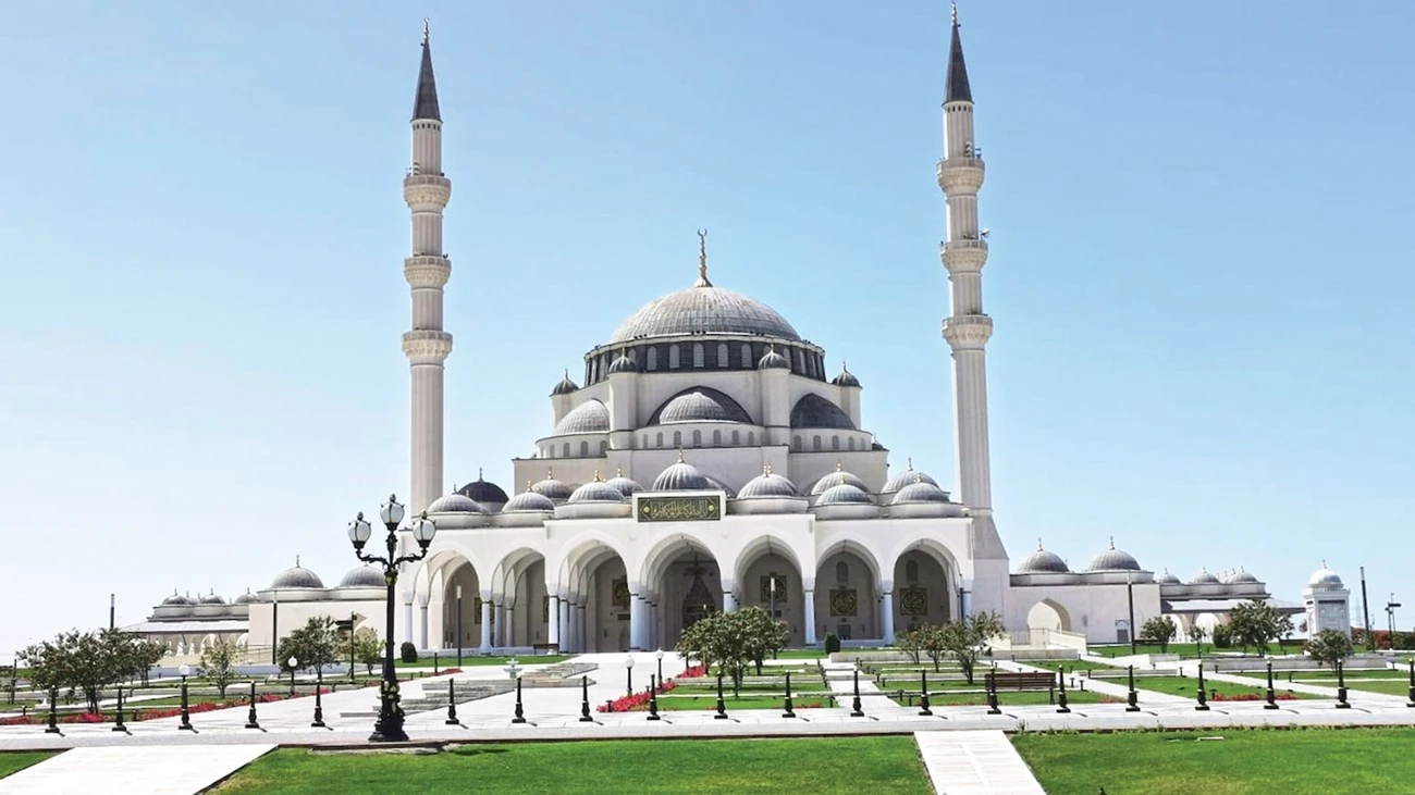 الشارقة تفتتح 17 مسجدًا جديدًا بطاقة استيعابية 9 آلاف مصل