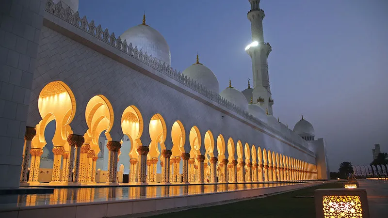 جامع الشيخ زايد الكبير يحافظ على حضوره العالمي ويتصدر معالم الجذب في 2026