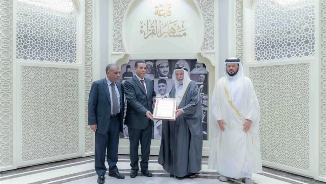 حاكم الشارقة يطلق تطبيق "المعين" الذكي لخدمة القرآن الكريم