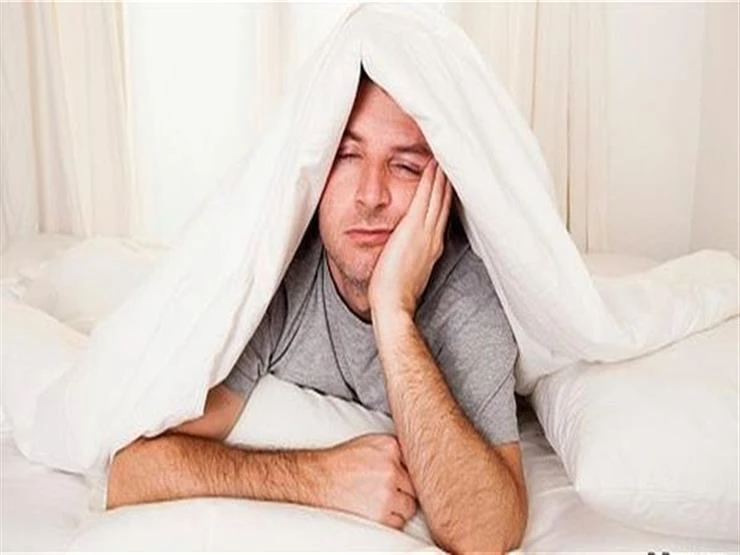 خبراء: الاستيقاظ المتكرر أثناء الليل جزء من النظام الطبيعي للجسم