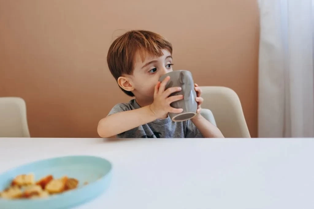 خبراء التغذية يحذرون: القهوة للأطفال قبل 7 سنوات غير آمنة