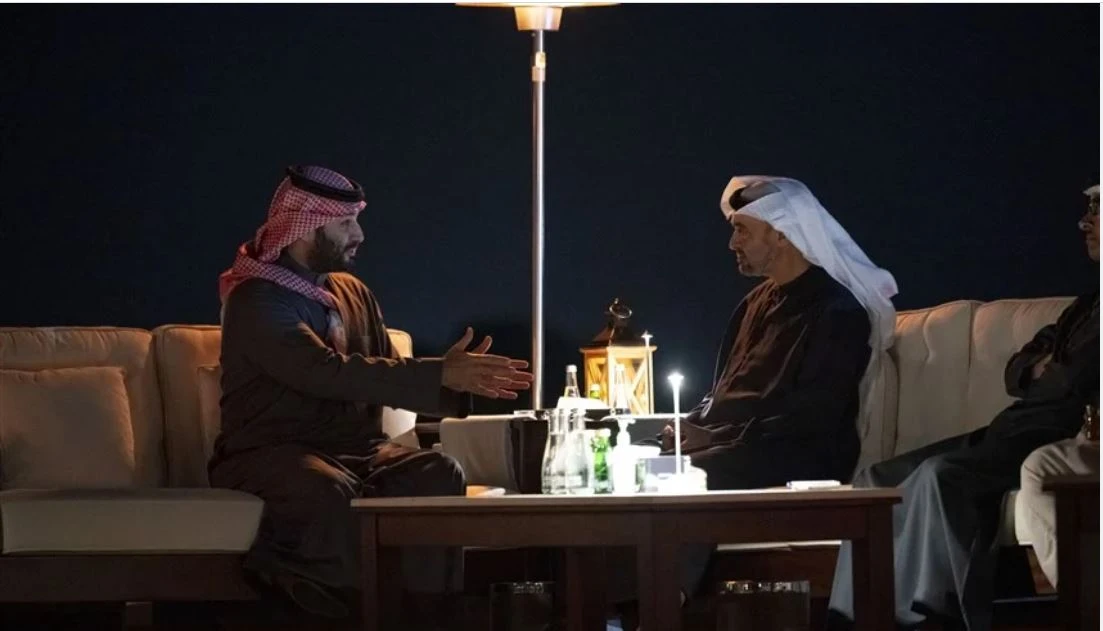 خلال اتصال هاتفي.. محمد بن زايد ومحمد بن سلمان يؤكدان ضرورة وقف التصعيد العسكري