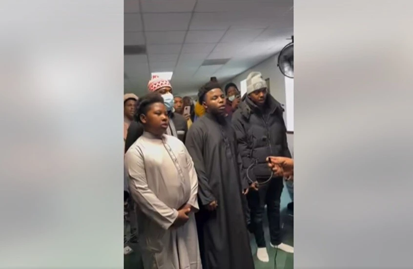 خلال رمضان.. 7 أشقاء يدخلون الإسلام معًا في أمريكا