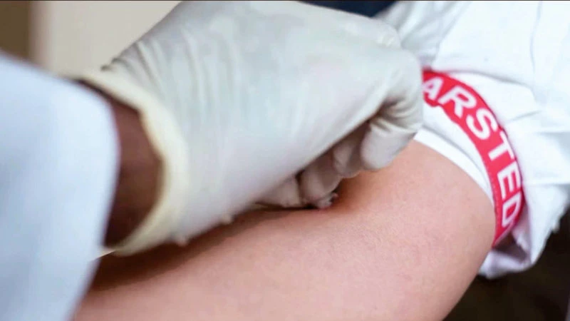 لتوفير الوقت والجهد.. الإمارات تسهّل تجديد الإقامة عبر الفحص الطبي المنزلي للمقيمين