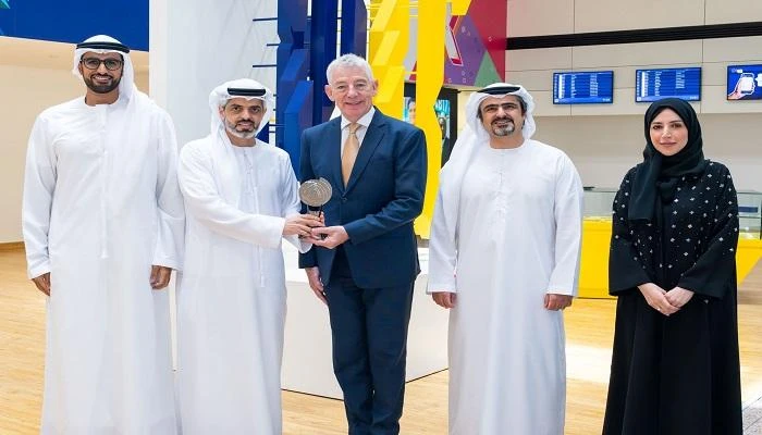 "مطارات دبي" تتألق عالميًا بجائزة بيئة العمل المتميزة 2026