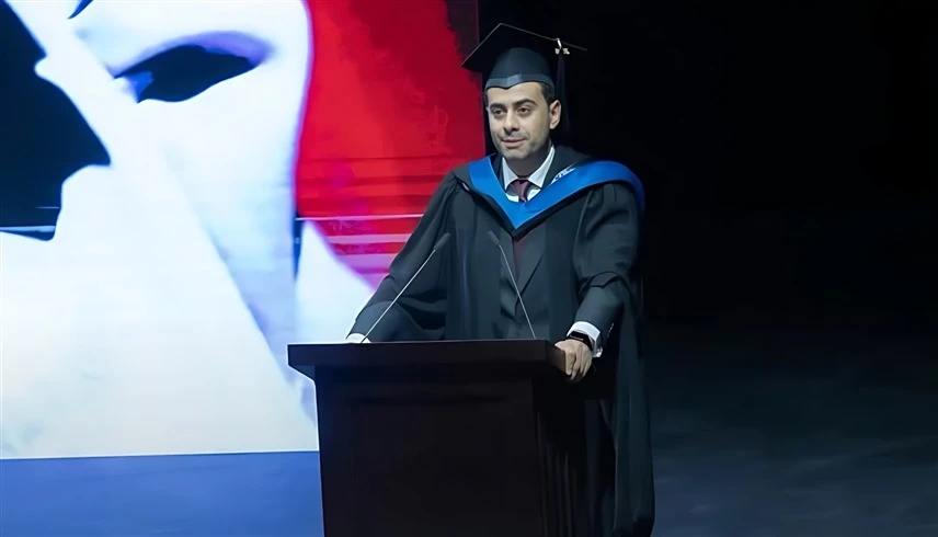 "وطن ثانٍ للحلم والإبداع".. خريج مصري يحتفي بتجربته في الشارقة