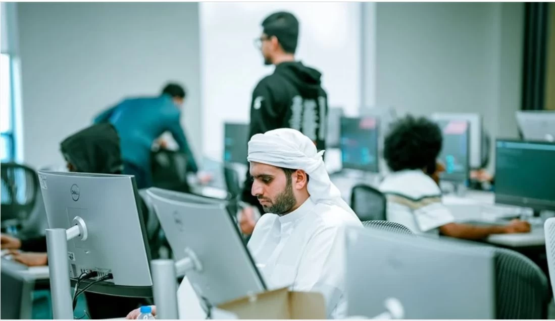 وزارة الموارد البشرية: تخفيض ساعات العمل للموظفين في رمضان مع خيار العمل المرن