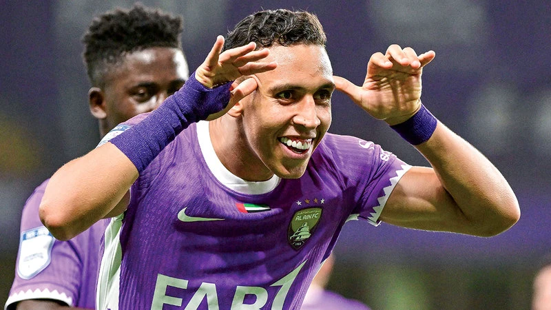 رحيمي يتجاوز “عموري” ويصعد للمركز السابع في تاريخ هدافي العين
